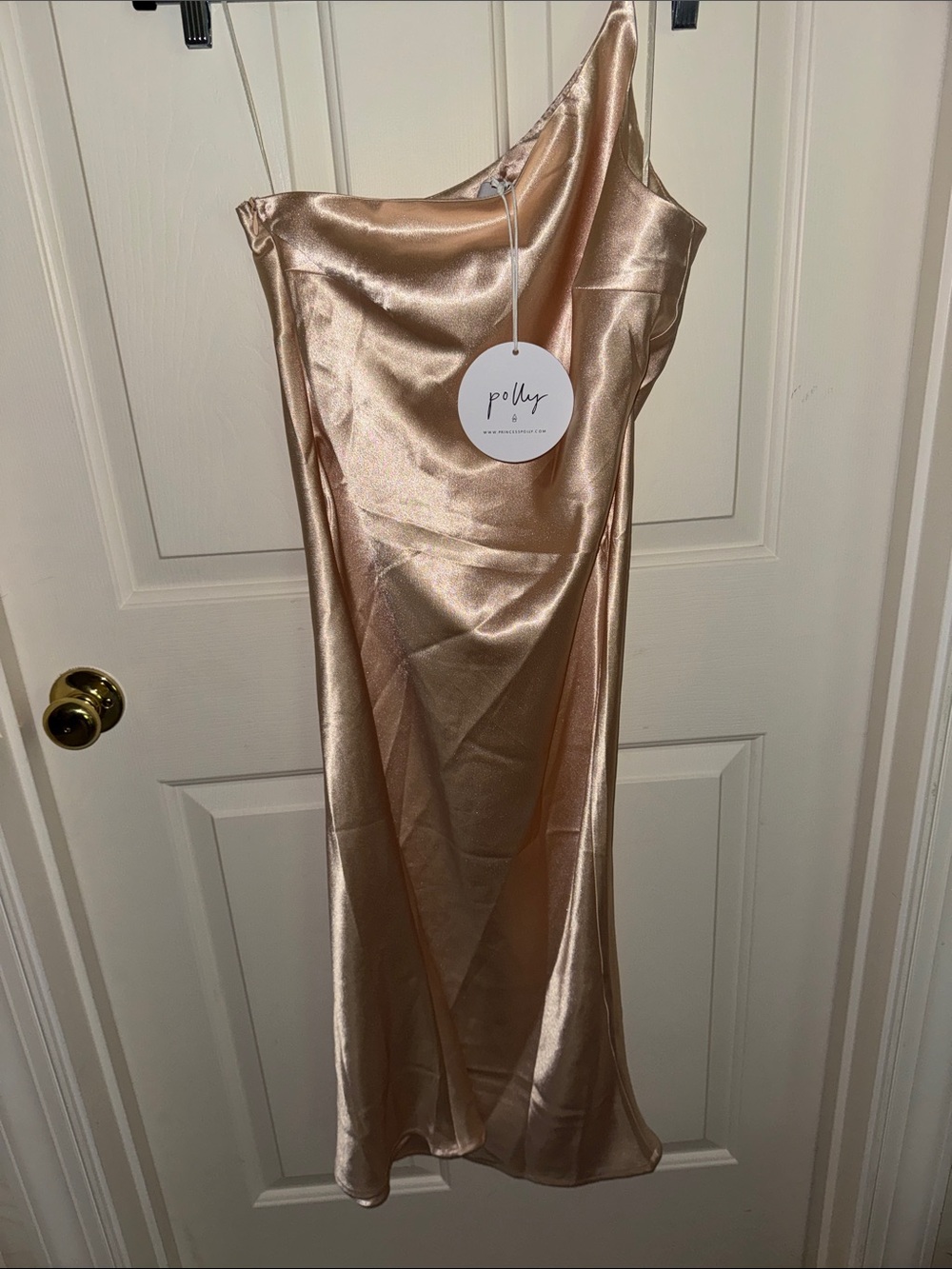 Oh Polly Champagne Satin One-Shoulder Bridesmaid/Wedding Guest Dress 🥂 - Picture 3 of 10